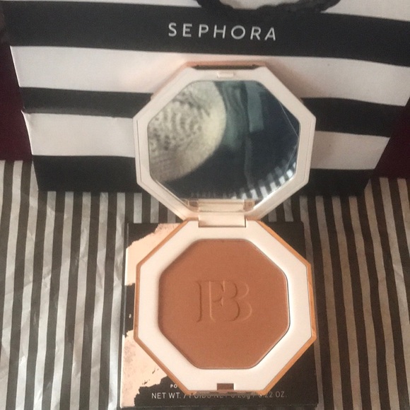 Fenty Beauty Other - Fenty Beauty by Rihanna Bronzer